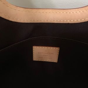 Louis Vuitton Bags - Louis Vuitton Roxbury Drive Vernis Satchel Louis Vuitton Bags - Louis Vuitton Roxbury Drive Vernis Satchel